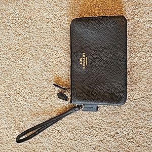 Coach Double Corner Zip Wristlet